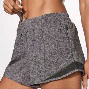 [Size 4] - Lululemon Hotty Hot Low-Rise Lined Short 4"